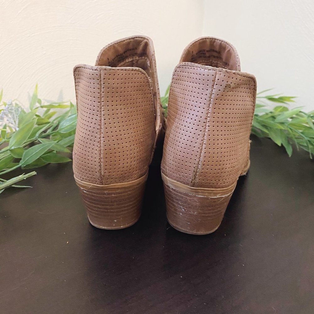 Booties - Picture 4 of 4